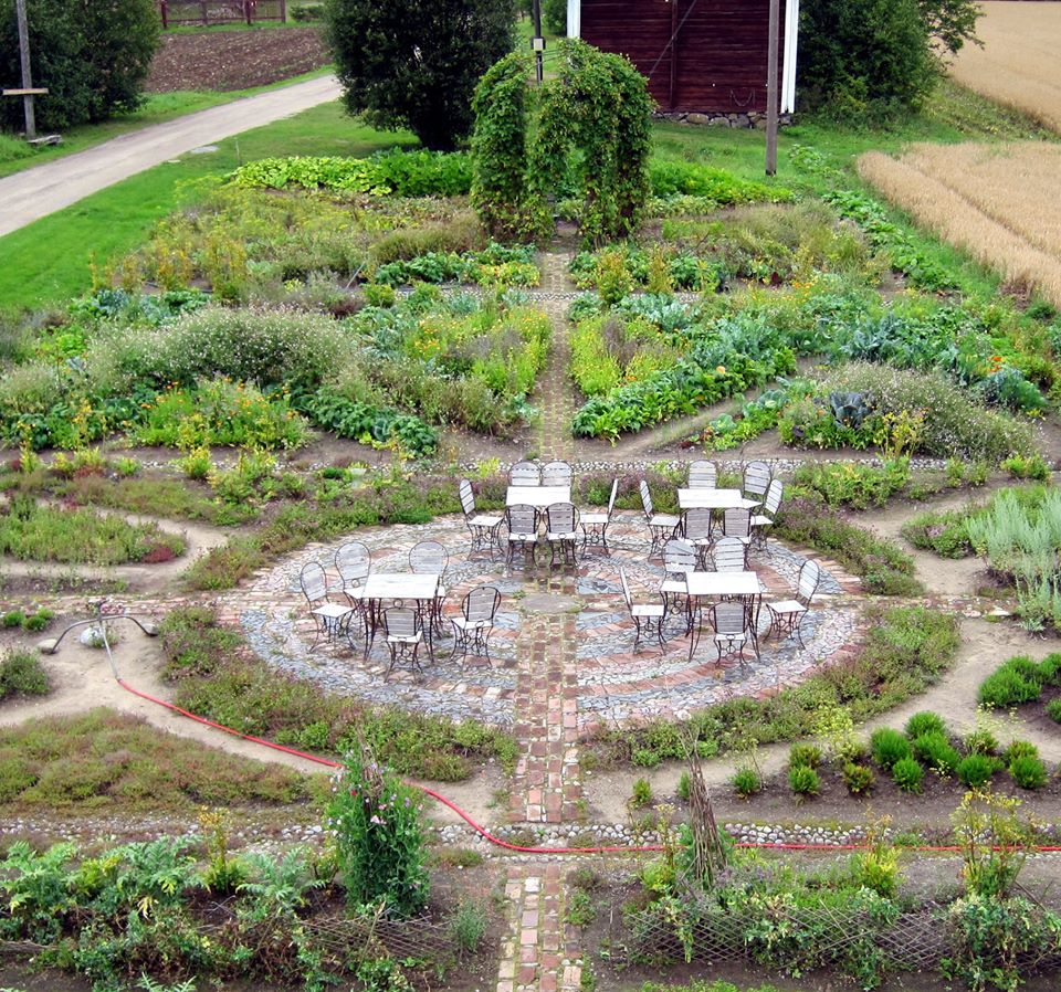 Tertin kartano puutarhan terassi